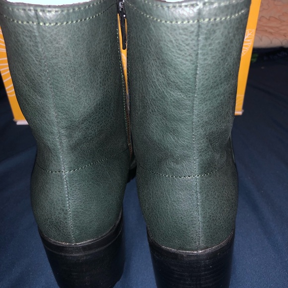 NWT YELLOW BOX YELLOWBOX “Telaviz” Combat Block Heel Boots - Picture 11 of 14